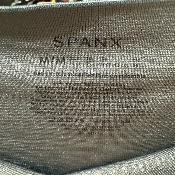 SPANX Gray Look at Me Now Seamless Leggings size Medium - Picture 3 of 11